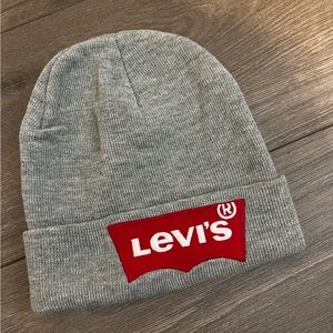 Levi’s beanie winter hat! 😊🔥